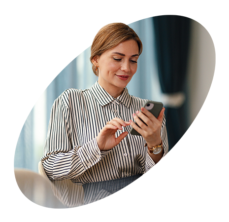 04 People-Woman-Striped shirt-phone